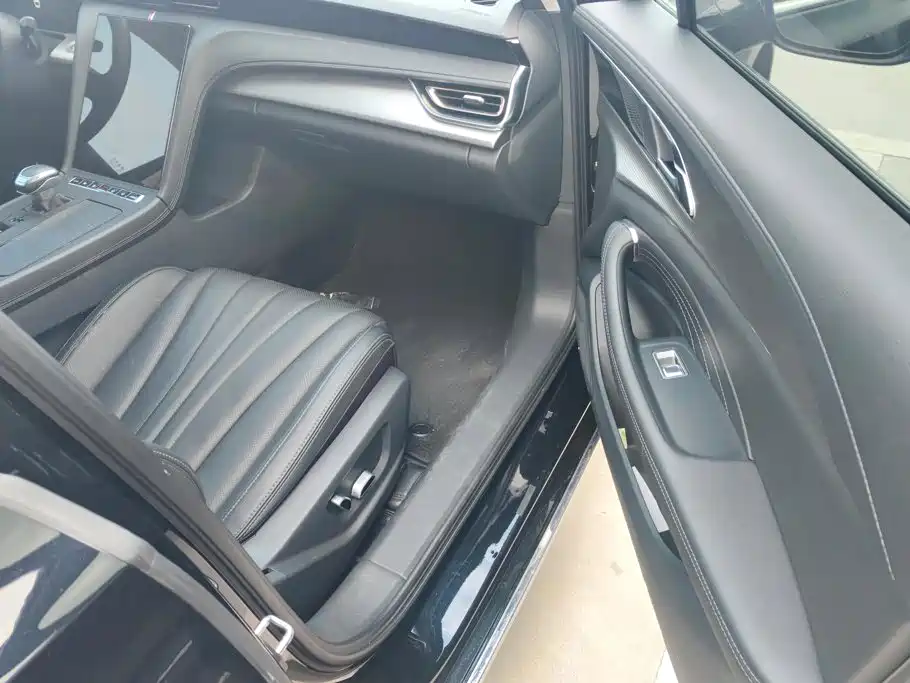 Hongqi Hongqi H5 — миниатюра 8