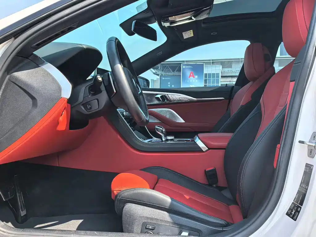 BMW 8 Series — миниатюра 4