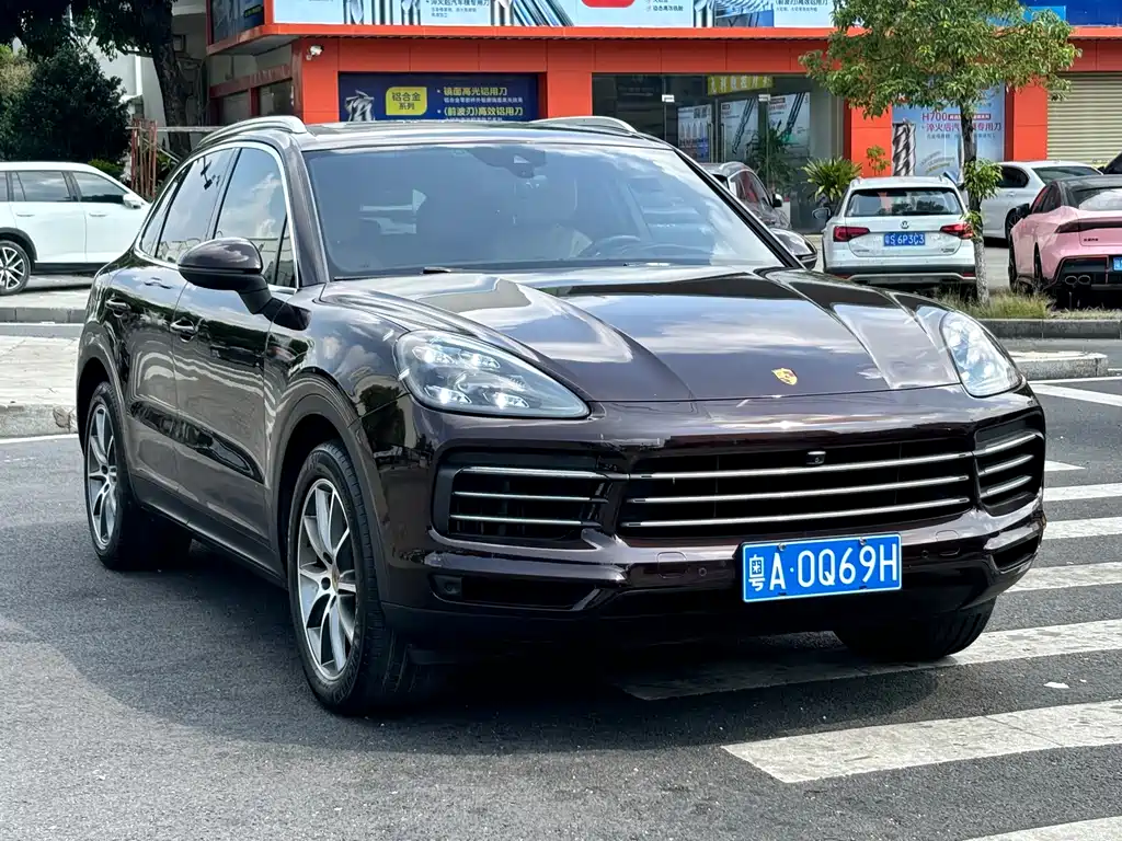 Porsche Cayenne — миниатюра 4