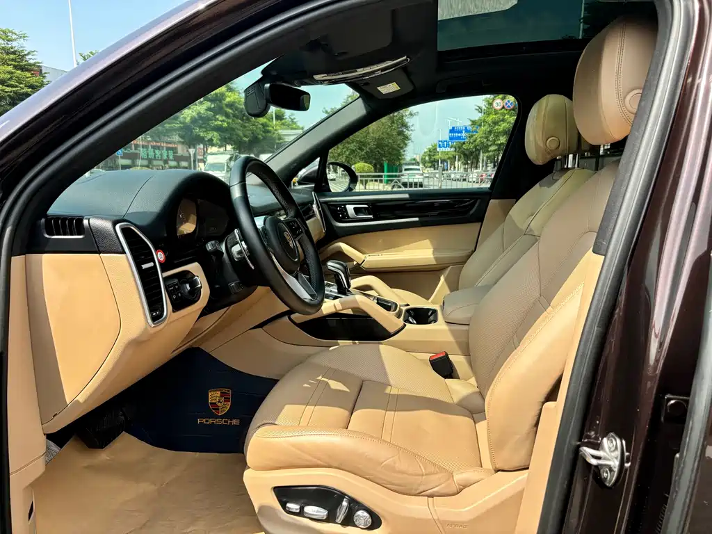 Porsche Cayenne — миниатюра 7