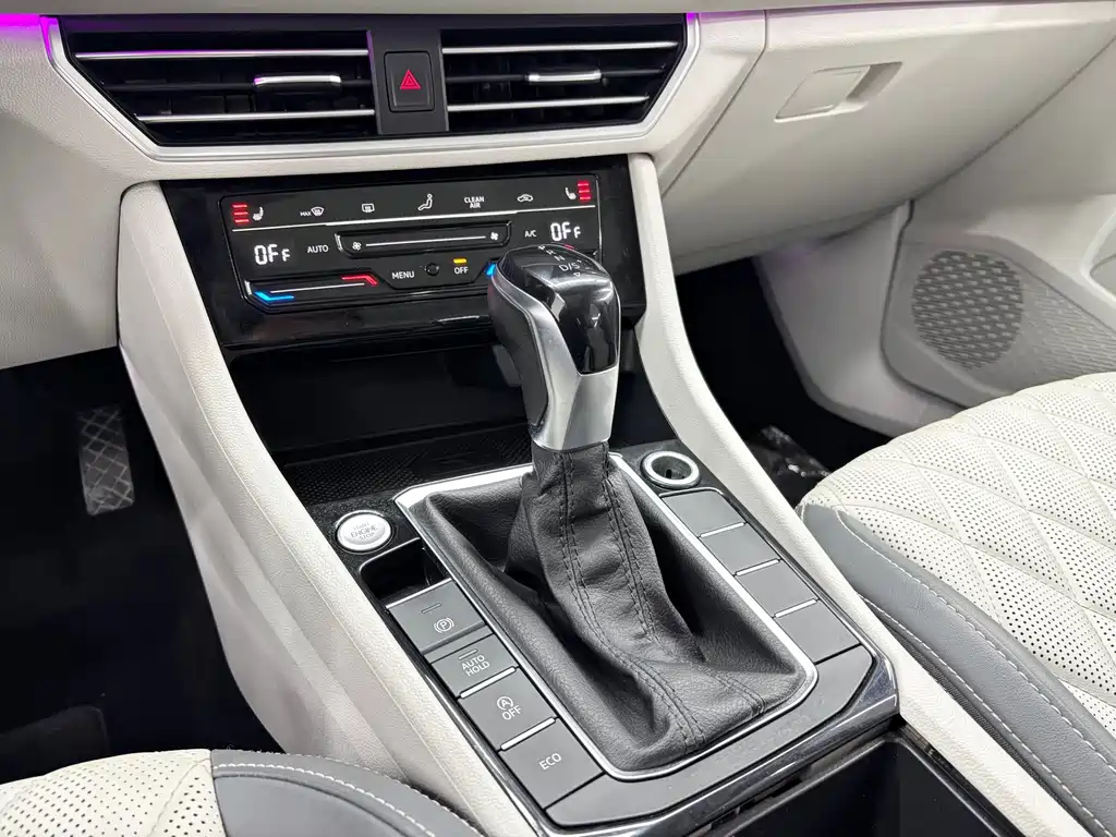 Volkswagen Sagitar — миниатюра 16