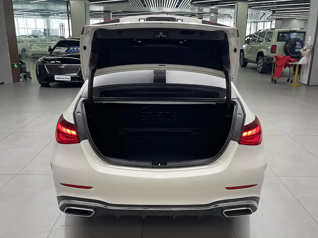 Mercedes-Benz C-Class — миниатюра 15
