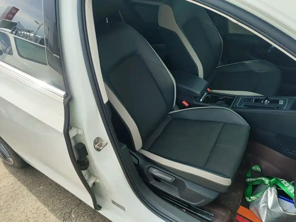 Volkswagen Golf — миниатюра 25