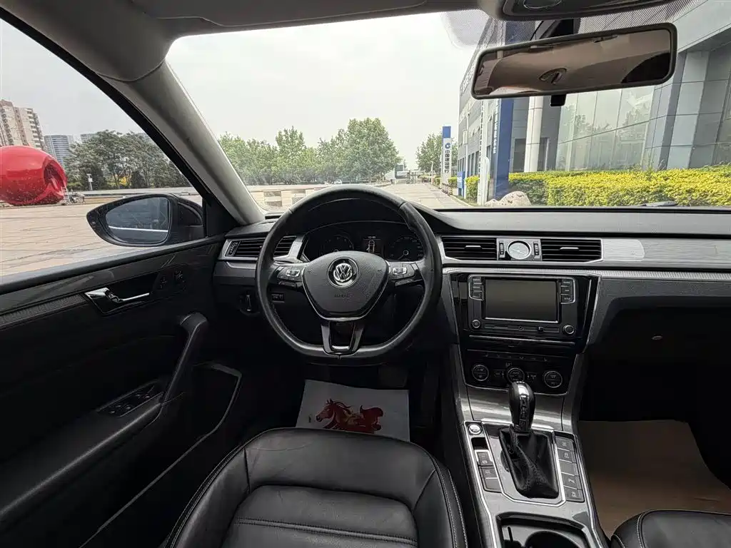 Volkswagen Passat 2017 330TSI DSG