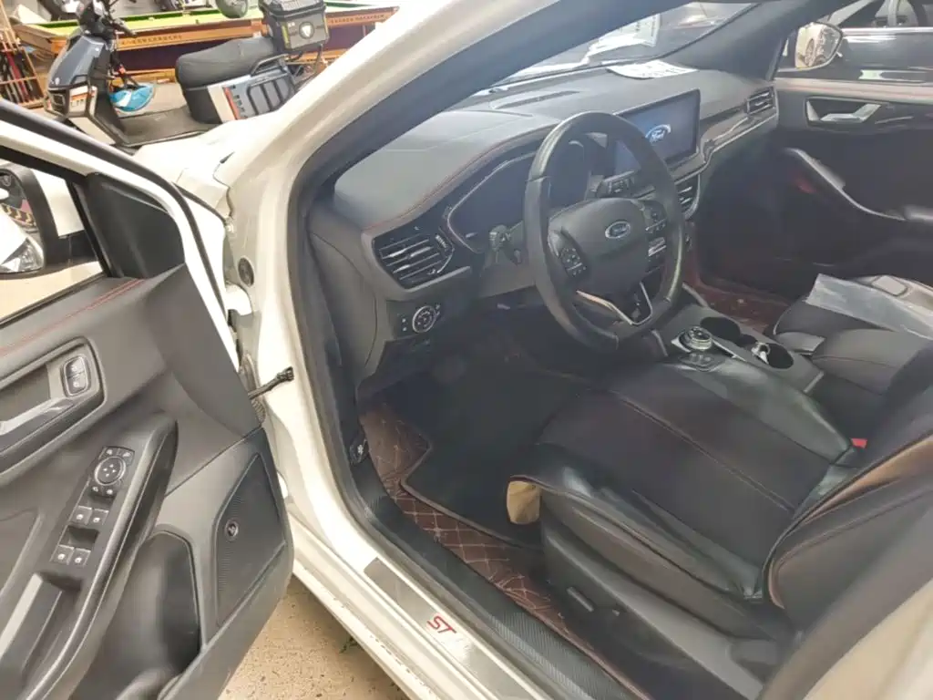 Ford Focus — миниатюра 16
