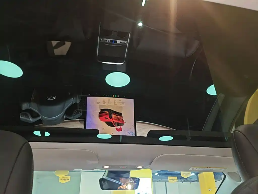 Tesla Model 3 — миниатюра 18