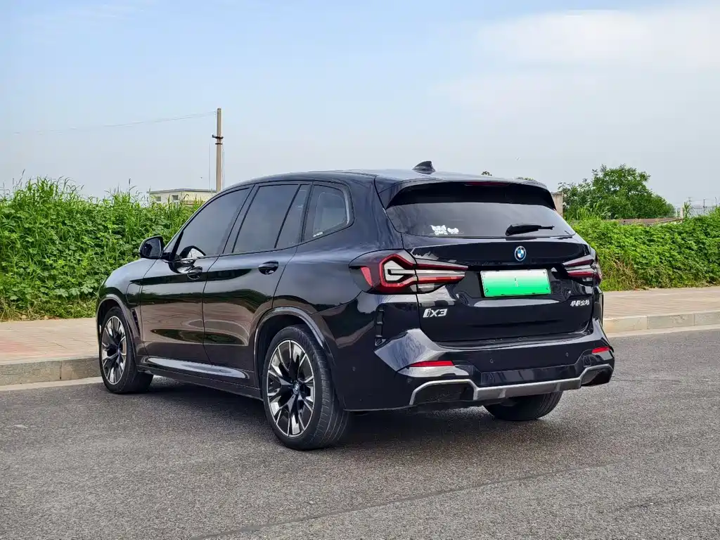 BMW iX3 — миниатюра 7