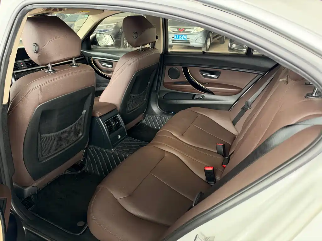 BMW 3 Series — миниатюра 17