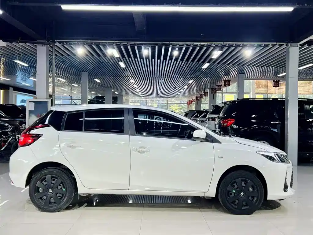 Toyota Vios FS — миниатюра 6