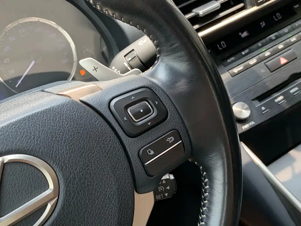 Lexus IS — миниатюра 23