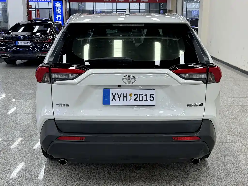 Toyota RAV4 — миниатюра 17