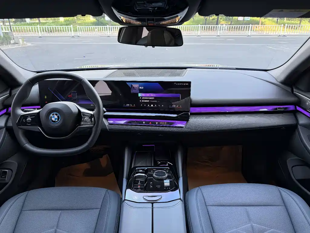 BMW i5 — миниатюра 11