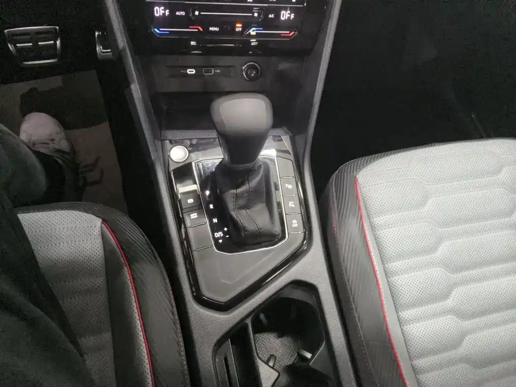 Volkswagen Tiguan L — миниатюра 10