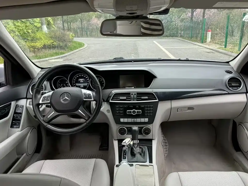 Mercedes-Benz C-Class C 2013 C 180 Grand Edition