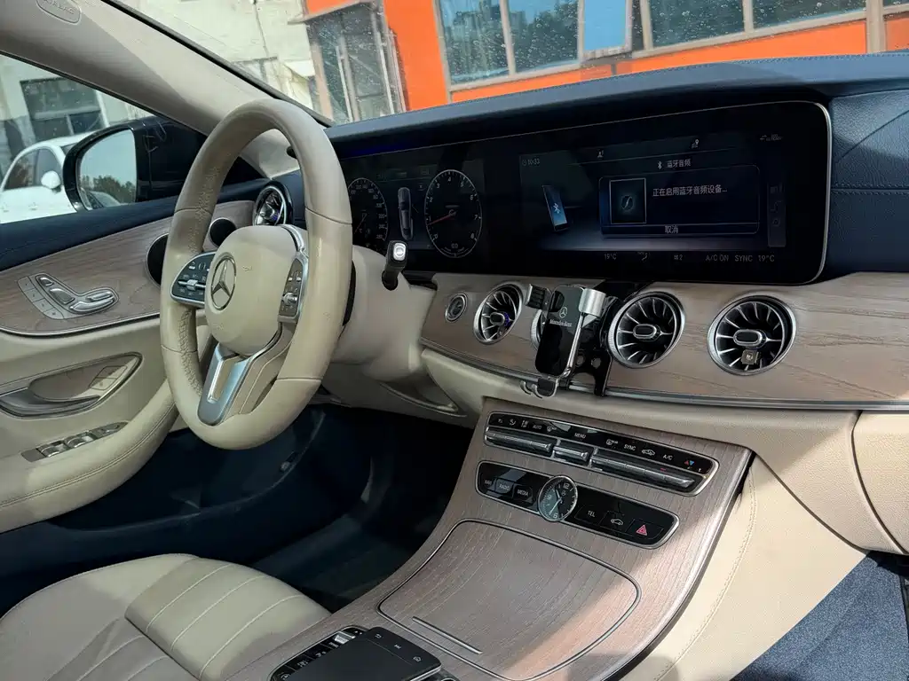 Mercedes-Benz E-Class (Import) — миниатюра 11