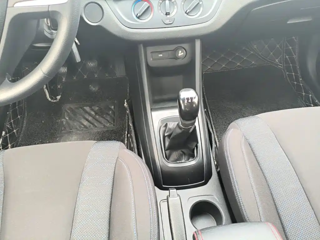 Baojun 310 — миниатюра 14