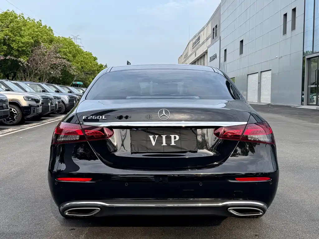 Mercedes-Benz E-Class — миниатюра 19
