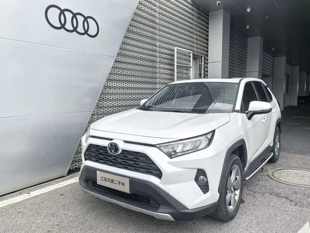 Toyota RAV4 2021 2.0L CVT PLUS