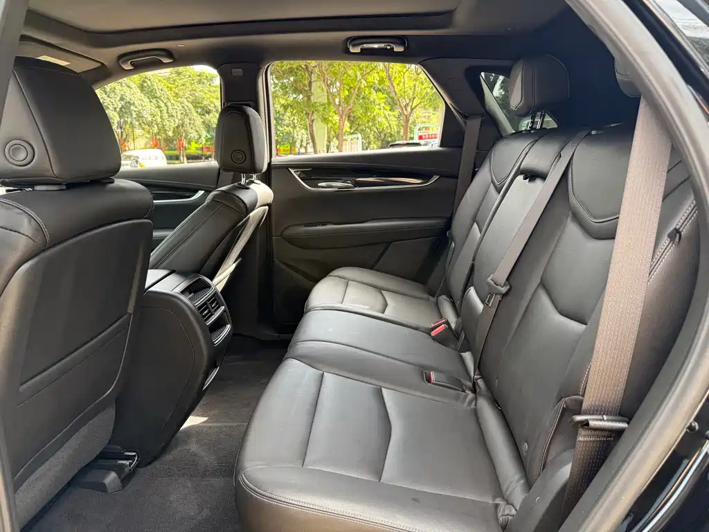 Cadillac XT5 — миниатюра 8
