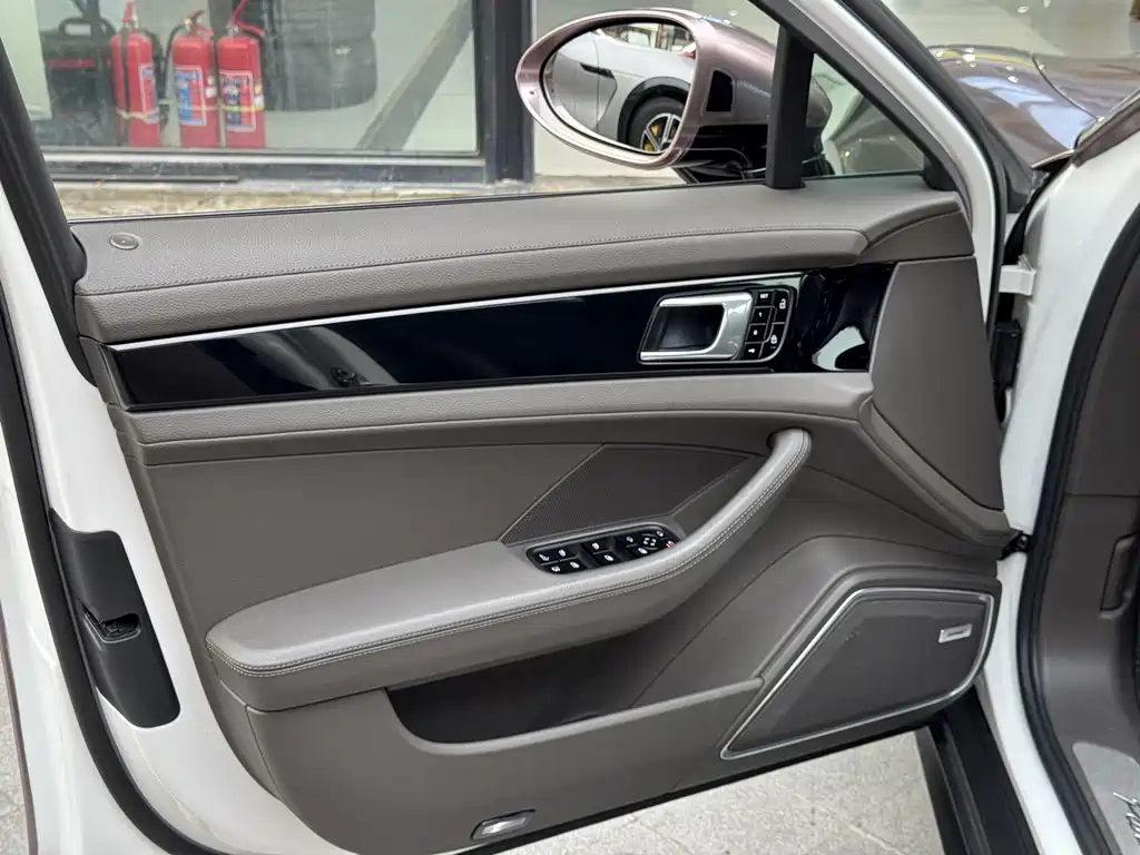 Porsche Panamera Hybrid — миниатюра 16