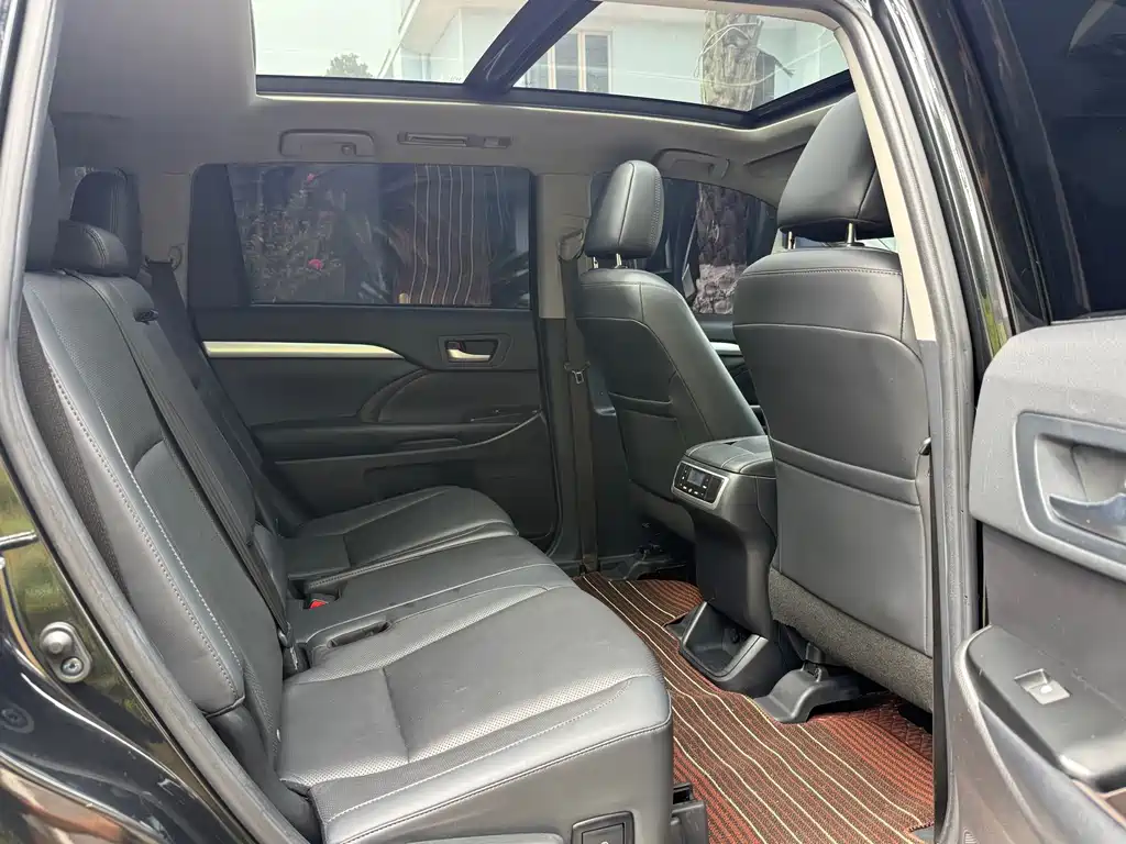 Toyota Highlander — миниатюра 5