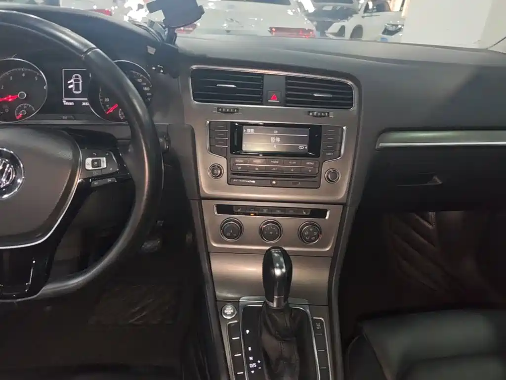 Volkswagen Golf — миниатюра 13
