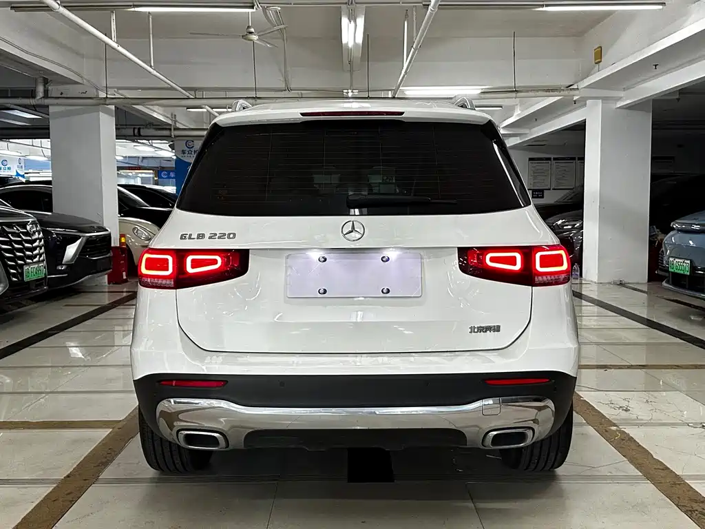Mercedes-Benz GLB — миниатюра 17