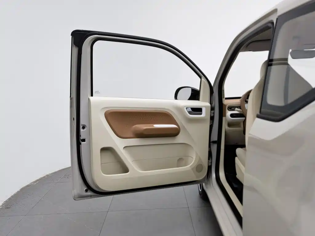 Wuling MINIEV — миниатюра 8