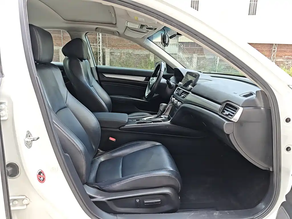 Honda Accord — миниатюра 13