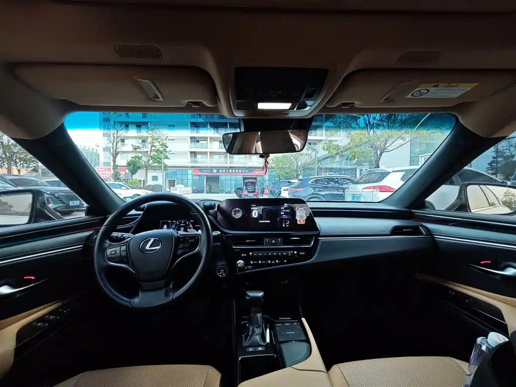 Lexus ES — миниатюра 6