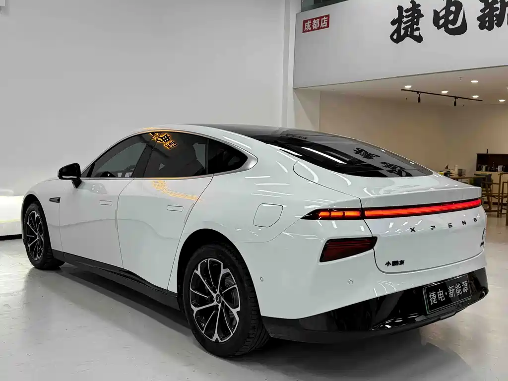 XPeng P7 — миниатюра 3