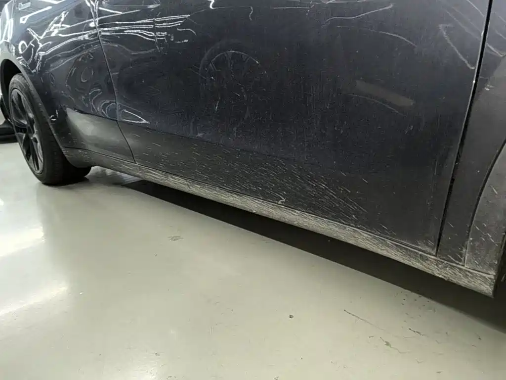 Tesla Model Y — миниатюра 21