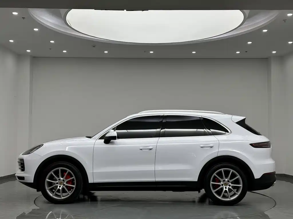Porsche Cayenne — миниатюра 4