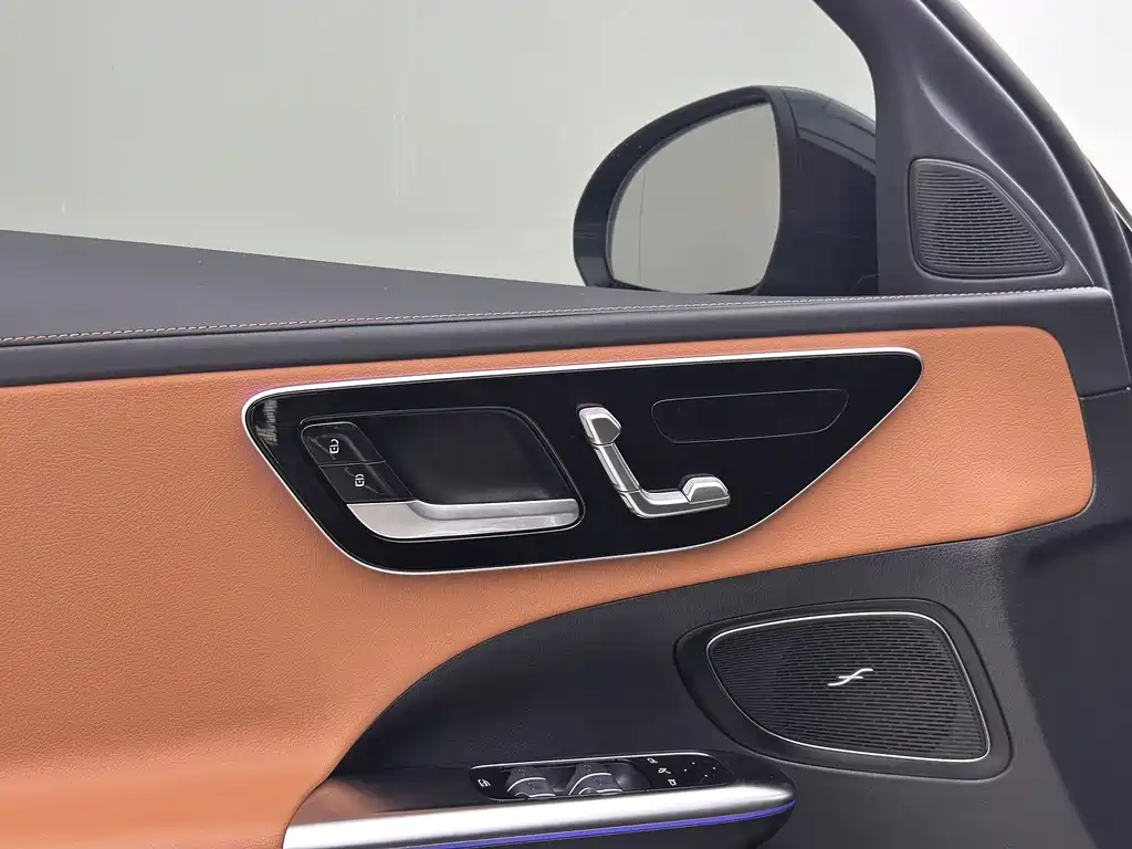 Mercedes-Benz C-Class — миниатюра 13