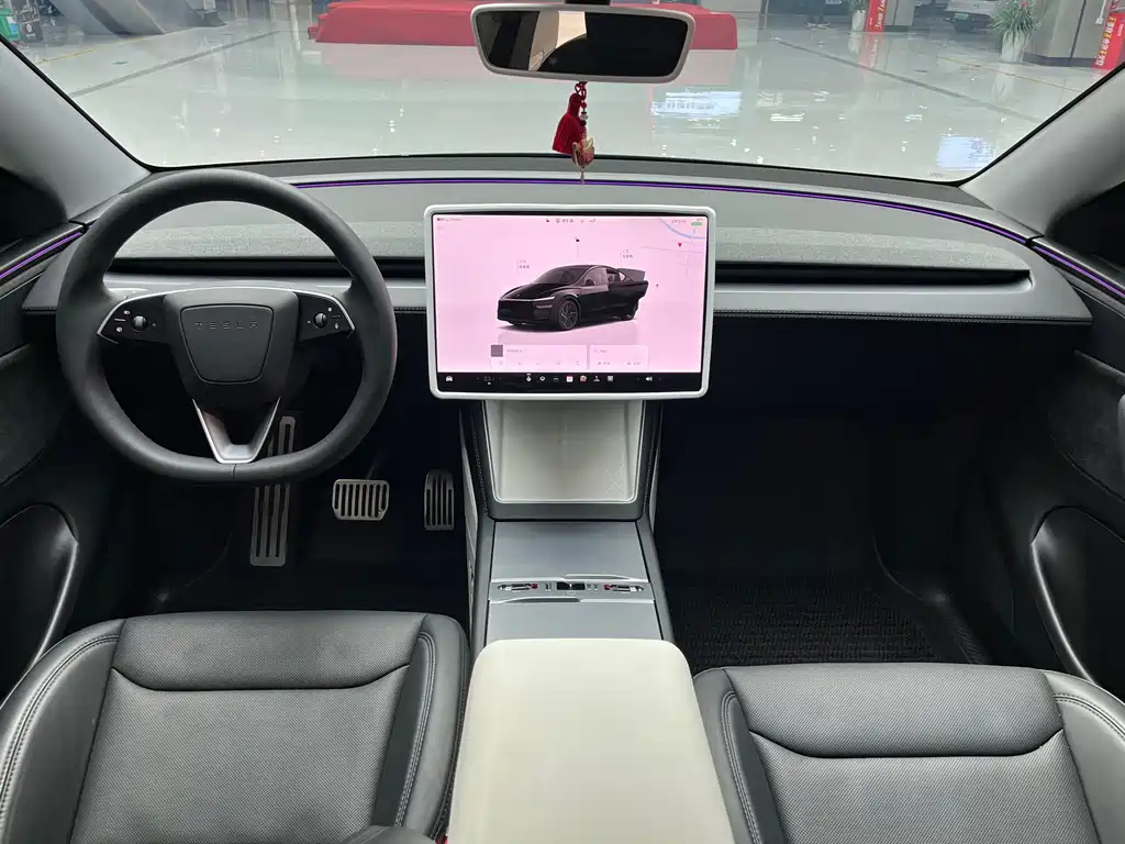 Tesla Model Y — миниатюра 6