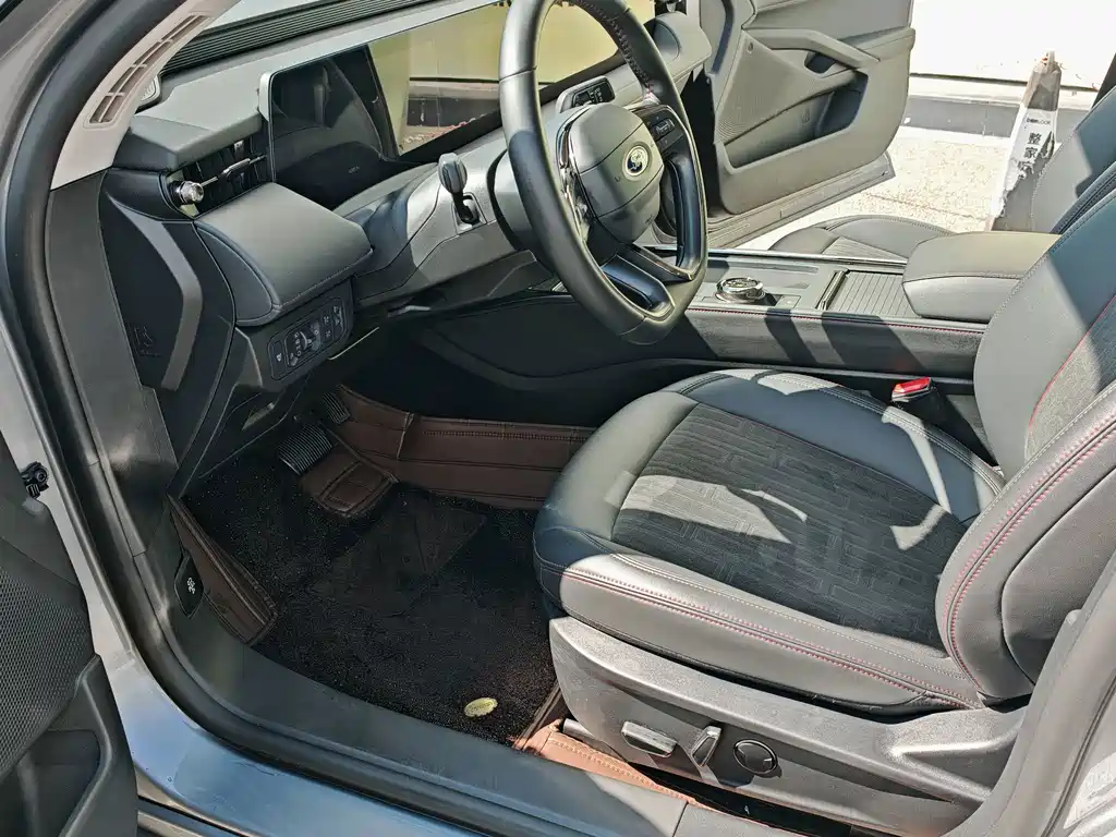 Ford Mondeo — миниатюра 8