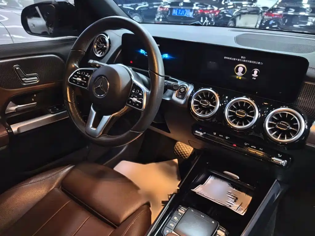 Mercedes-Benz GLB — миниатюра 6