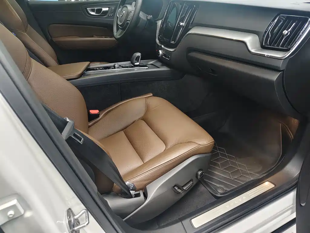 Volvo XC60 — миниатюра 12
