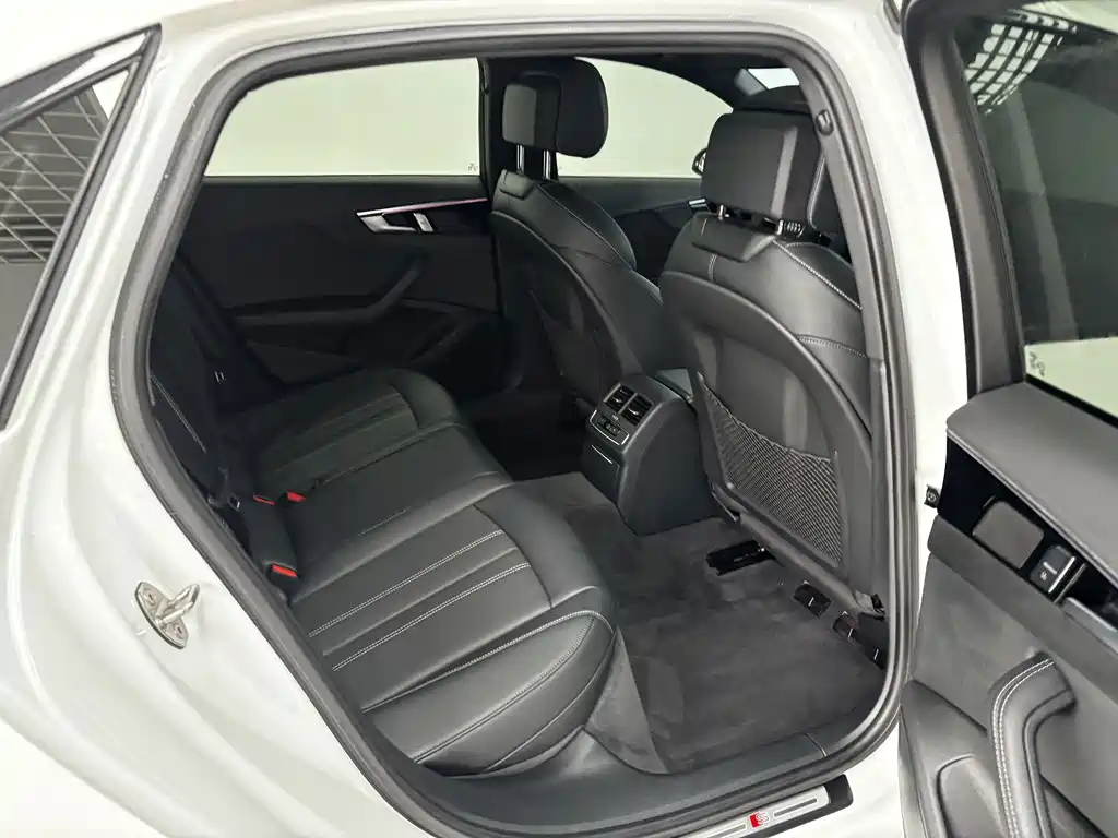 Audi A4L — миниатюра 22