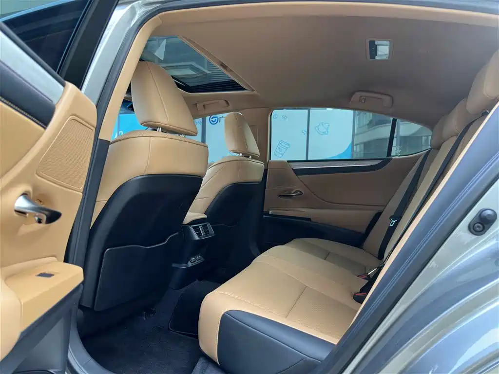 Lexus ES 2025 200 Premium