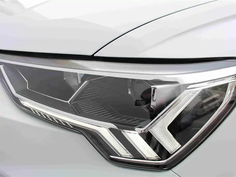 Audi Q3 — миниатюра 12