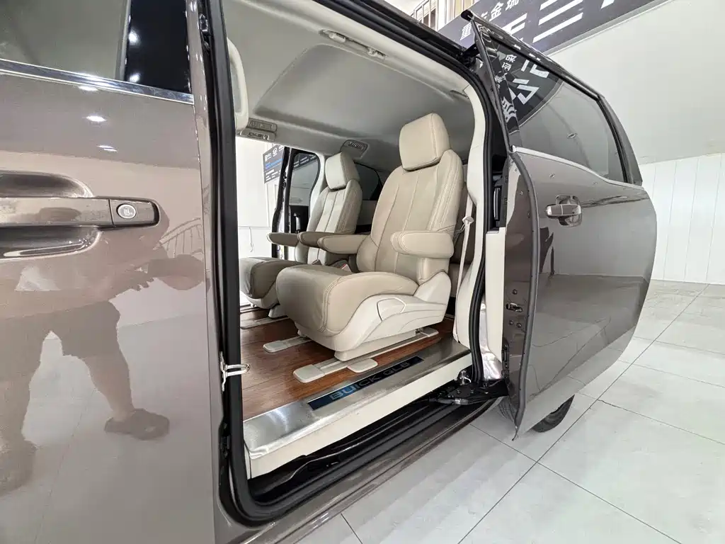 Buick GL8 — миниатюра 13