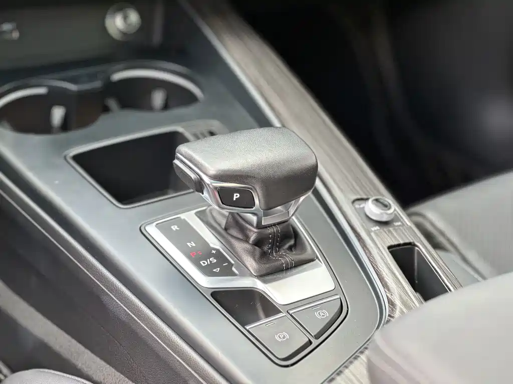 Audi A4L — миниатюра 7