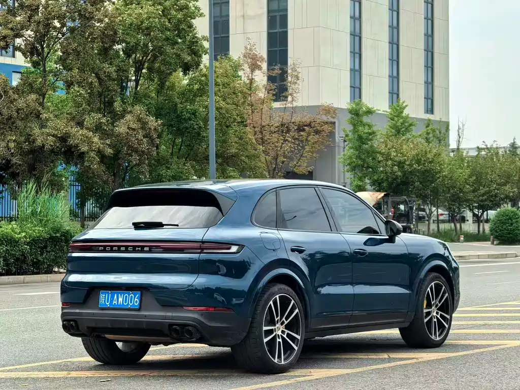 Porsche Cayenne — миниатюра 8