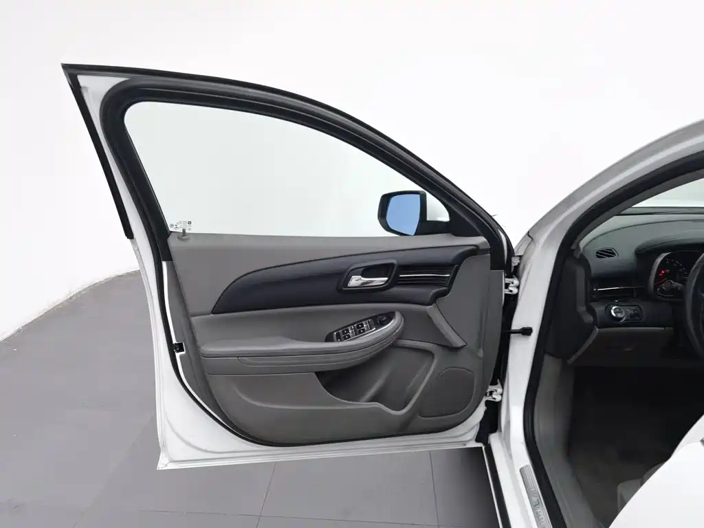 Chevrolet Malibu — миниатюра 8