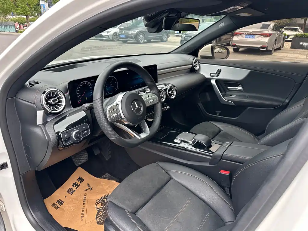 Mercedes-Benz A-Class — миниатюра 11