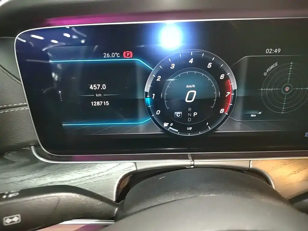 Mercedes-Benz E-Class — миниатюра 12