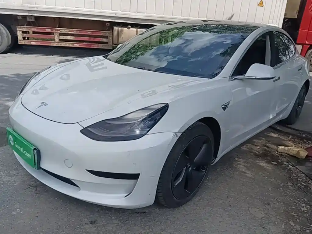 Tesla Model 3 — миниатюра 2