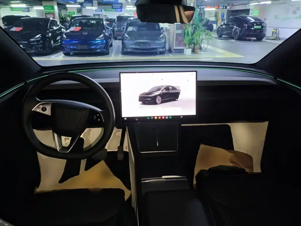 Tesla Model Y L — миниатюра 10