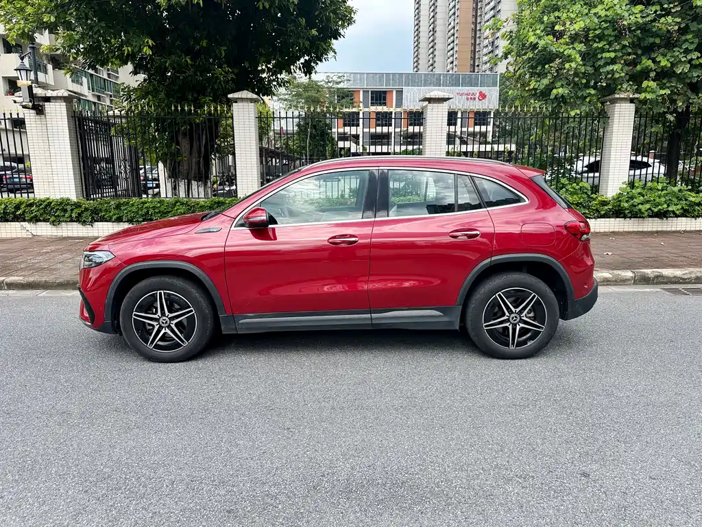 Mercedes-Benz EQA 2022 EQA 300 4MATIC